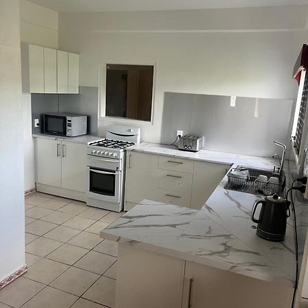 Tonga Holiday Villa นูคูอาโลฟา ภายนอก รูปภาพ