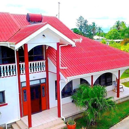 Tonga Holiday Villa นูคูอาโลฟา ภายนอก รูปภาพ