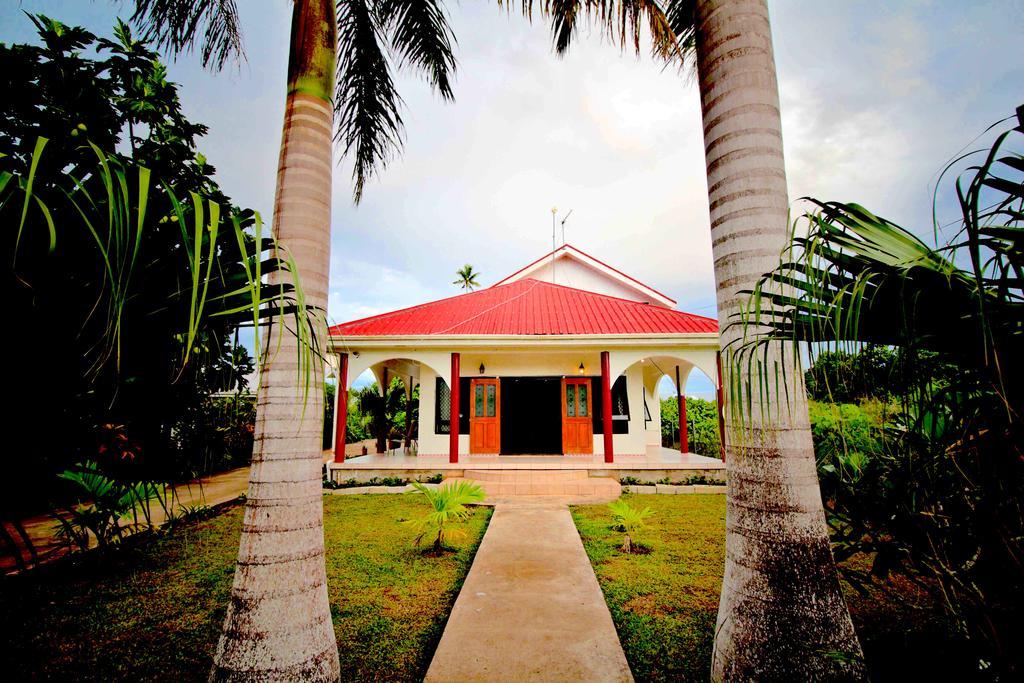 Tonga Holiday Villa นูคูอาโลฟา ภายนอก รูปภาพ