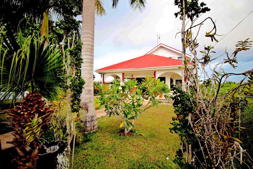 Tonga Holiday Villa นูคูอาโลฟา ภายนอก รูปภาพ