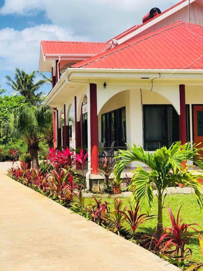 Tonga Holiday Villa นูคูอาโลฟา ภายนอก รูปภาพ