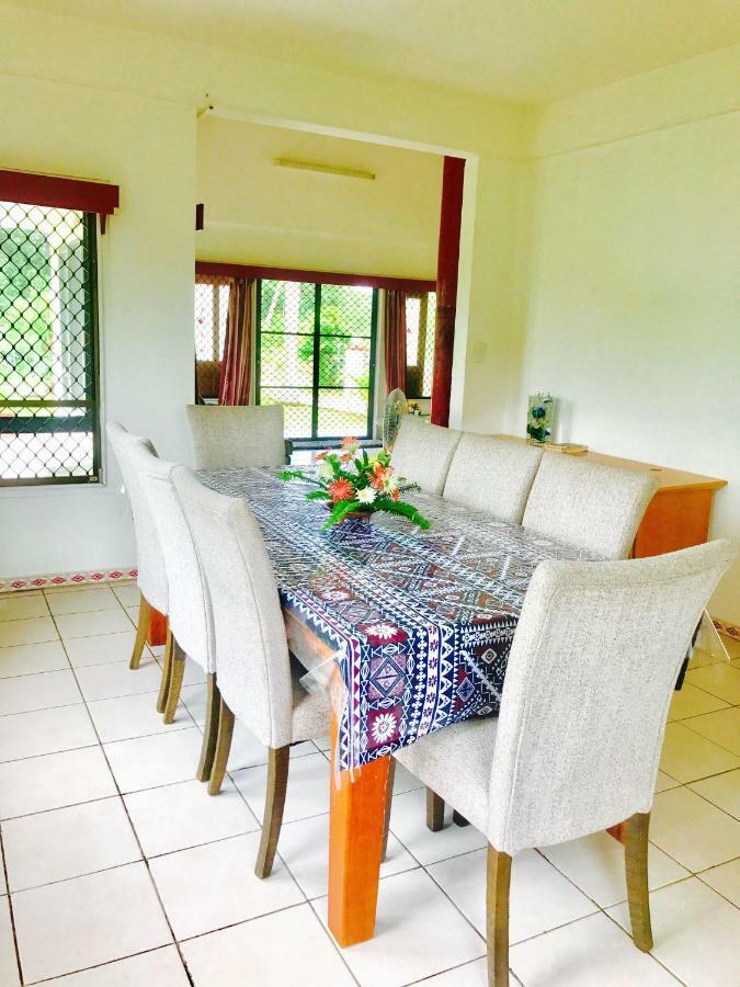 Tonga Holiday Villa นูคูอาโลฟา ภายนอก รูปภาพ
