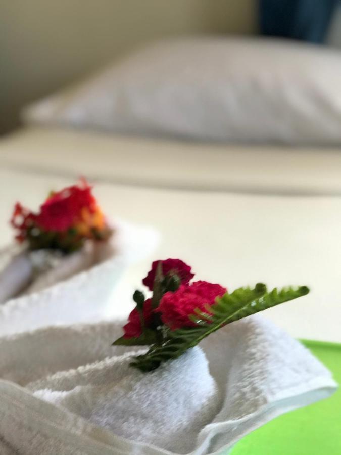 Tonga Holiday Villa นูคูอาโลฟา ภายนอก รูปภาพ