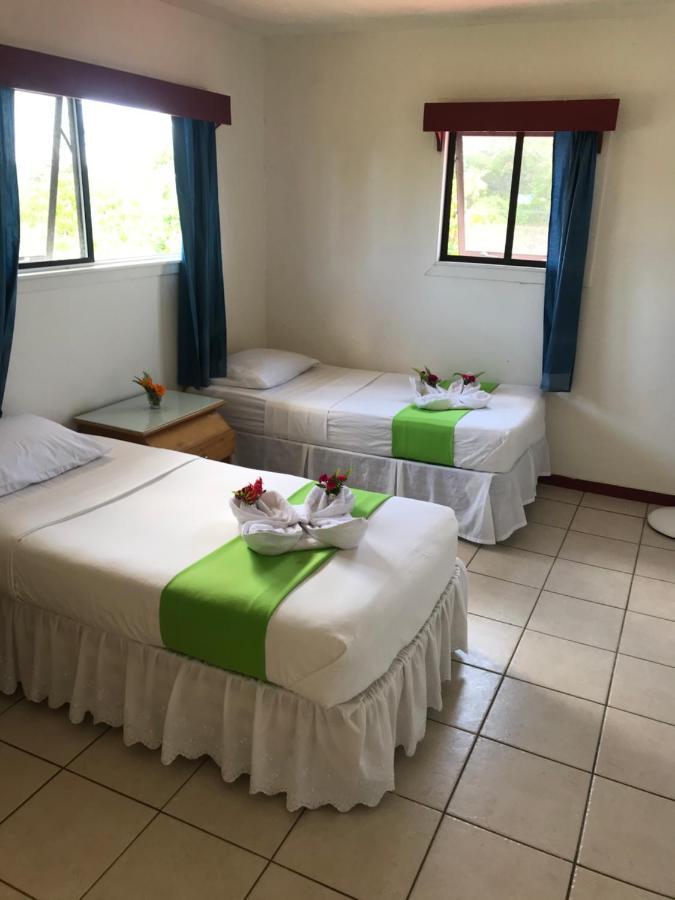 Tonga Holiday Villa นูคูอาโลฟา ภายนอก รูปภาพ