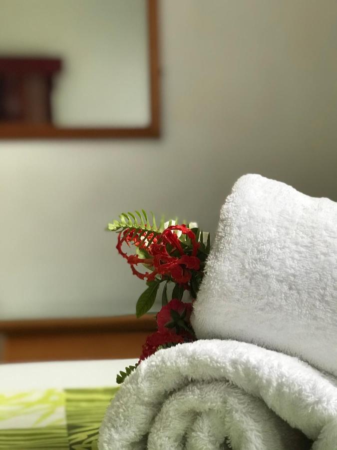 Tonga Holiday Villa นูคูอาโลฟา ภายนอก รูปภาพ